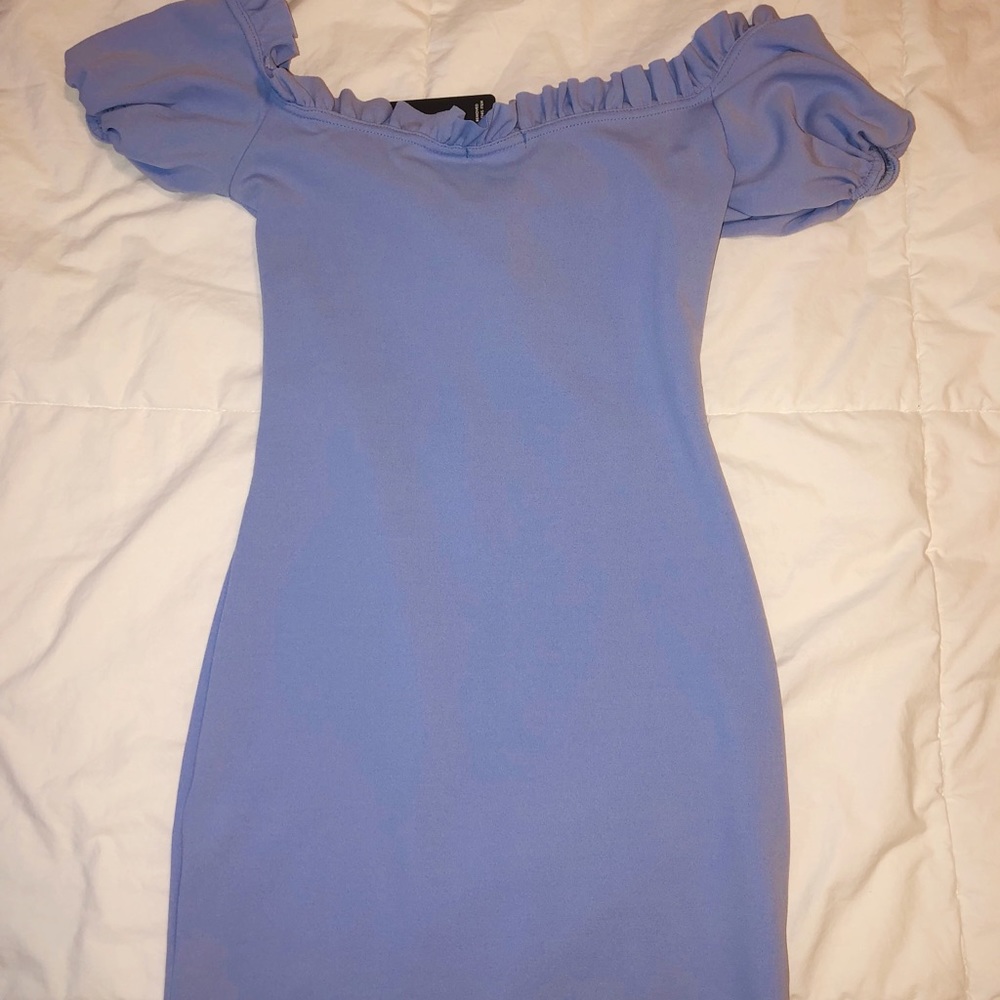 Pretty Little Thing NWT ruffled bodycon dress - Picture 4 of 4